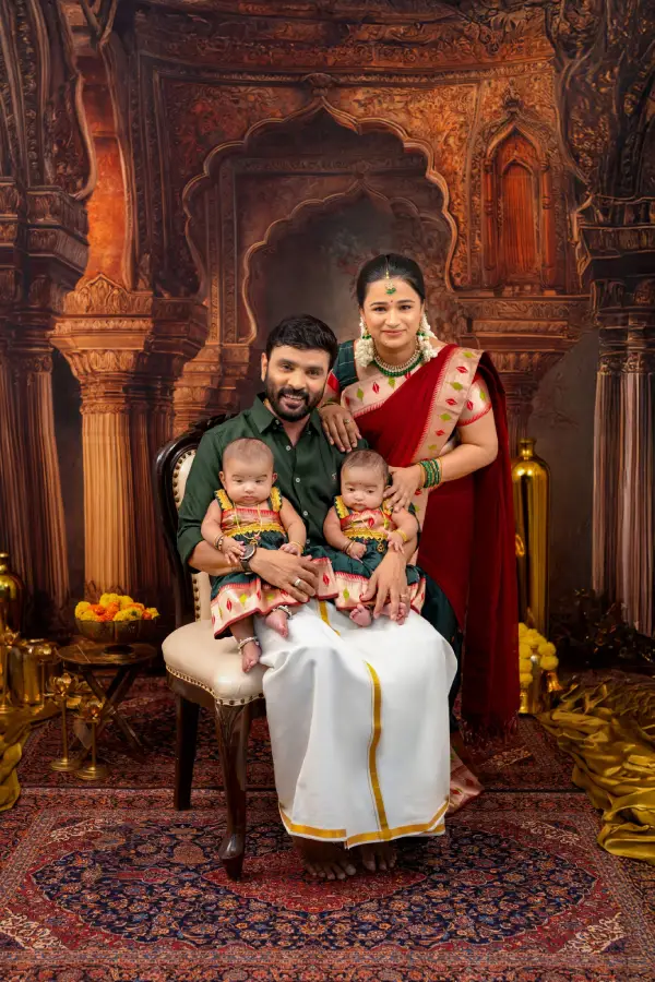 1748325479 756 தங்க மகள்களை அறிமுகப்படுத்திய சினேகன் கன்னிகா காதல் கவிதையின் கியூட் போட்டோக்கள்.webp