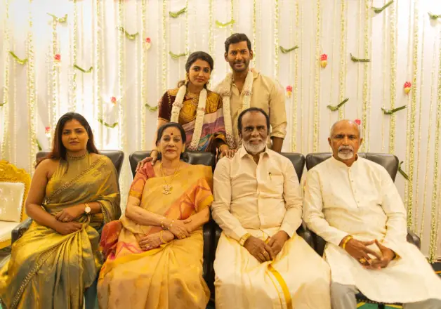முரட்டு சிங்கிளாக இருந்த விஷாலின் நிச்சயதார்த்தம்.. 48 வயதில் குதூகலம் - Cinemapettai 3 vishal