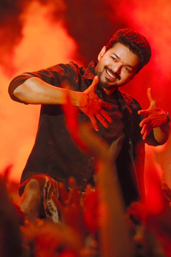 2025-இல் தென்னிந்தியாவின் டாப் 10 பணக்கார நடிகர்கள்.. முழு லிஸ்ட்! - Cinemapettai 1 vijay